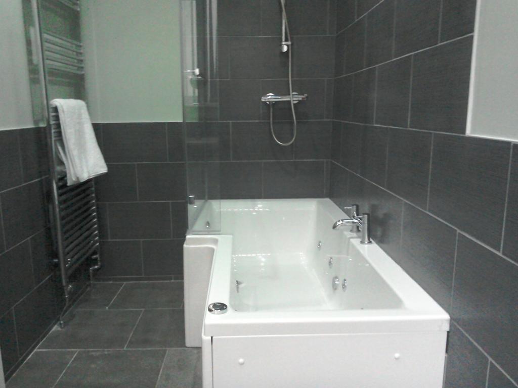 The Dorchester Serviced Apartments Kingston upon Hull Room photo